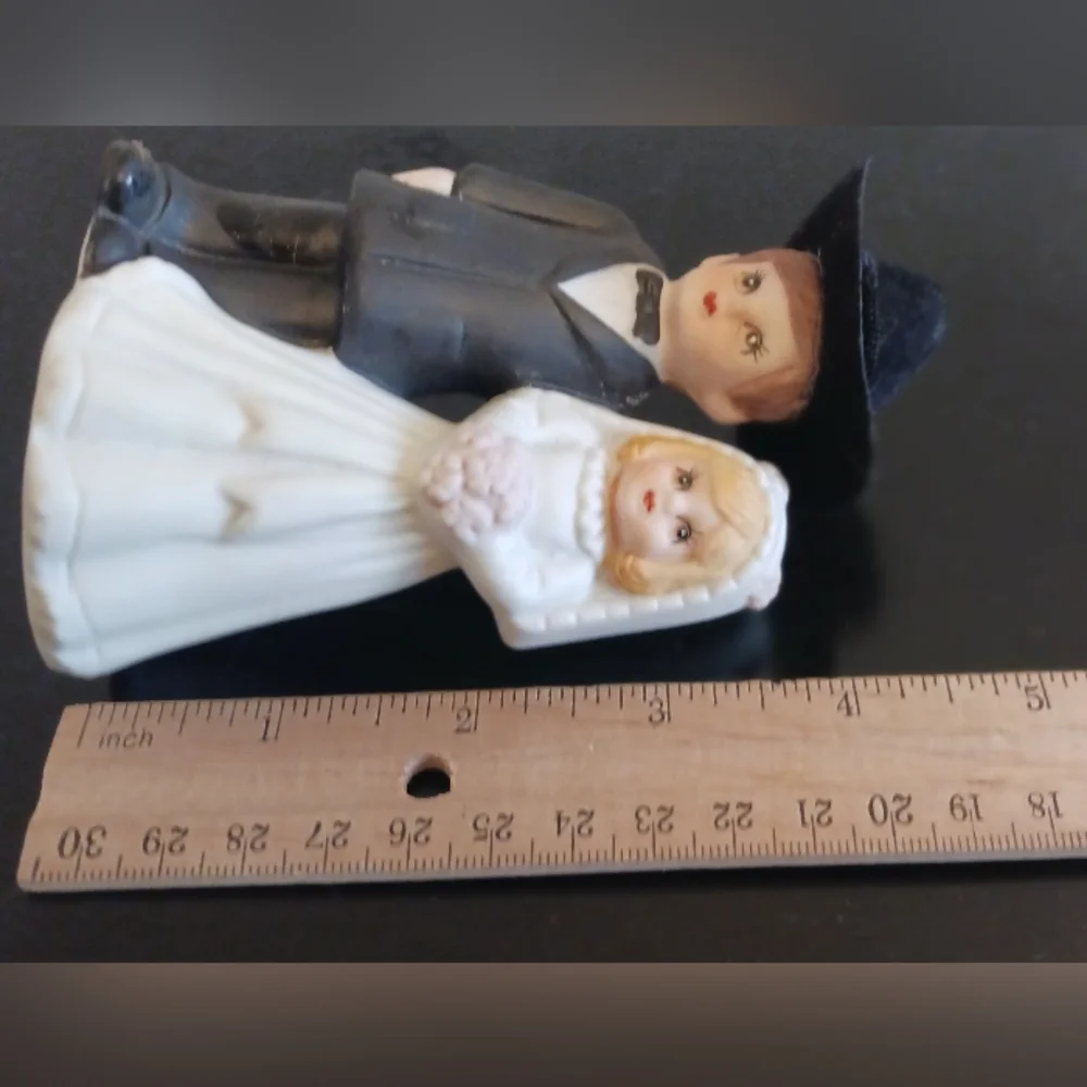 L B MFG 1990 PORCELAIN COWBOY BRIDE WEDDING CAKE TOPPER
